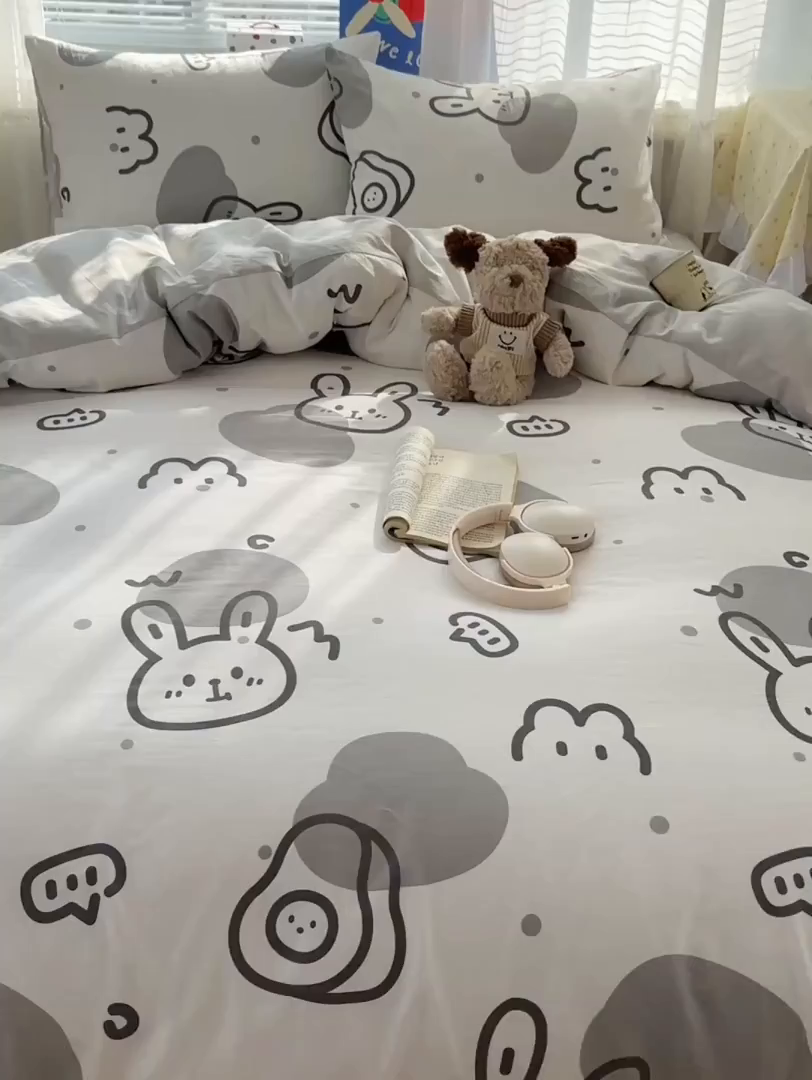 91家纺网 家纺一手货源 找家纺 雅居纺家纺 2026新款全棉小清新印花四件套 简笔画小兔