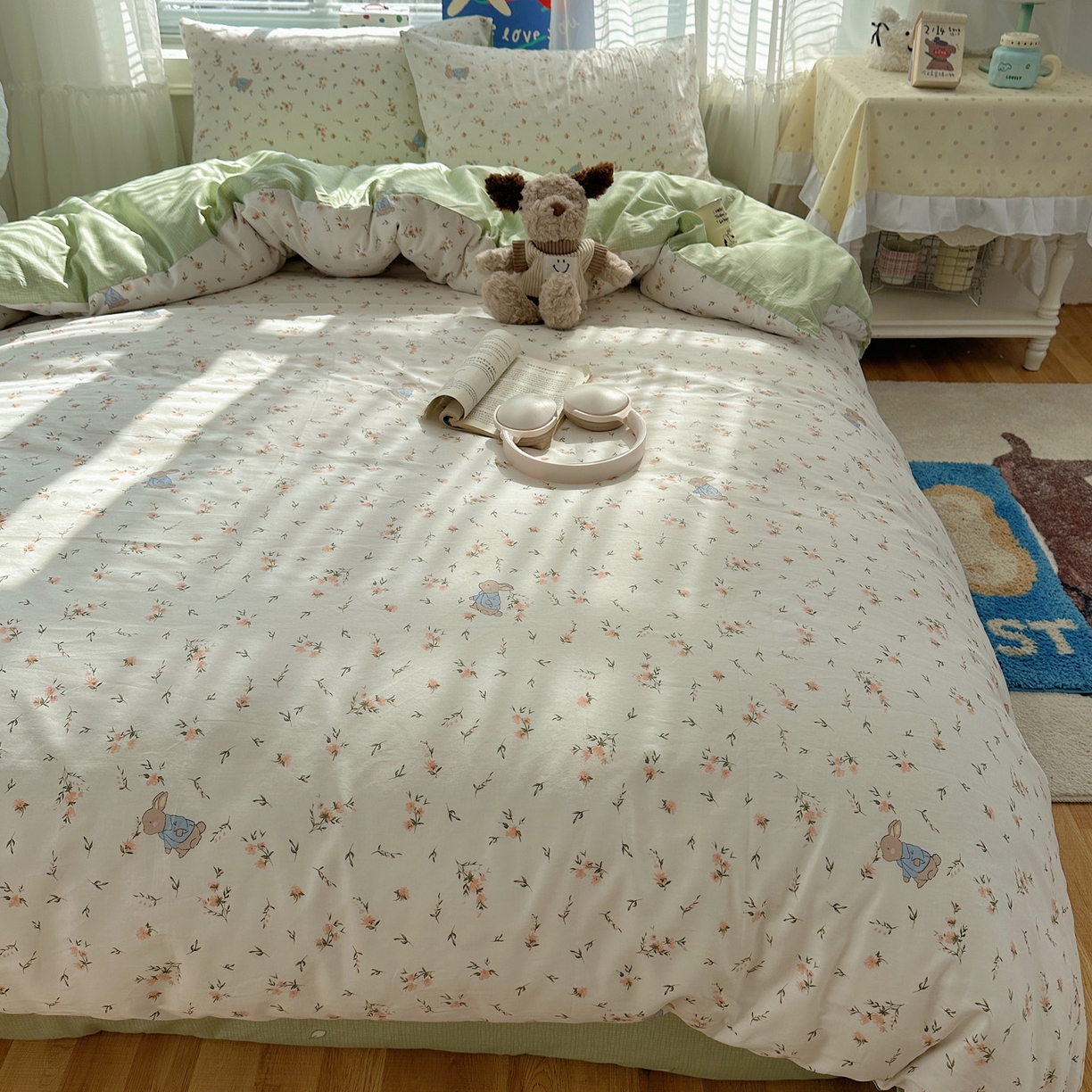 91家纺网 家纺一手货源 找家纺 雅居纺家纺 2026新款全棉小清新印花四件套 绿色小兔