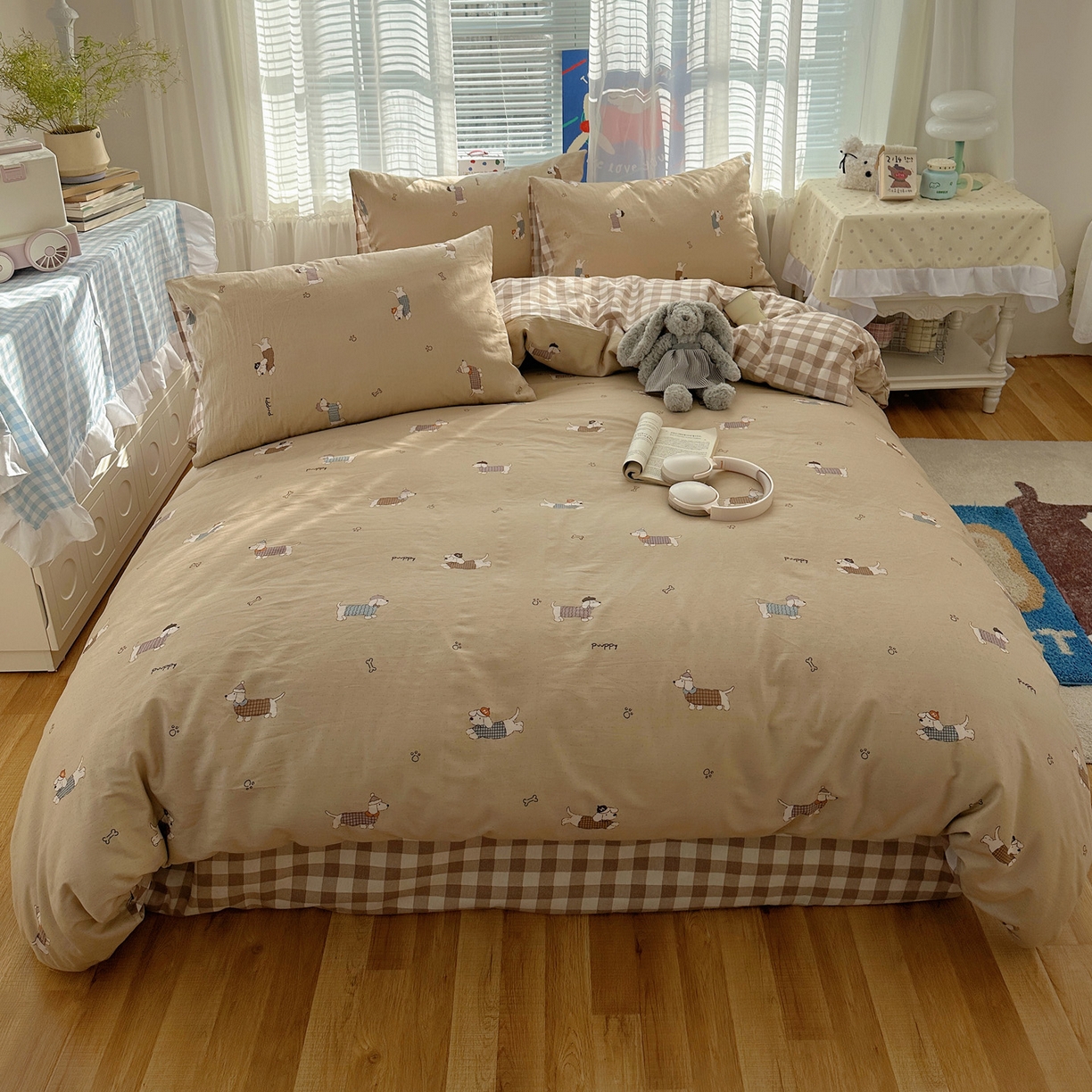 91家纺网 家纺一手货源 找家纺 雅居纺家纺 2026新款全棉小清新印花四件套 绅士快乐狗