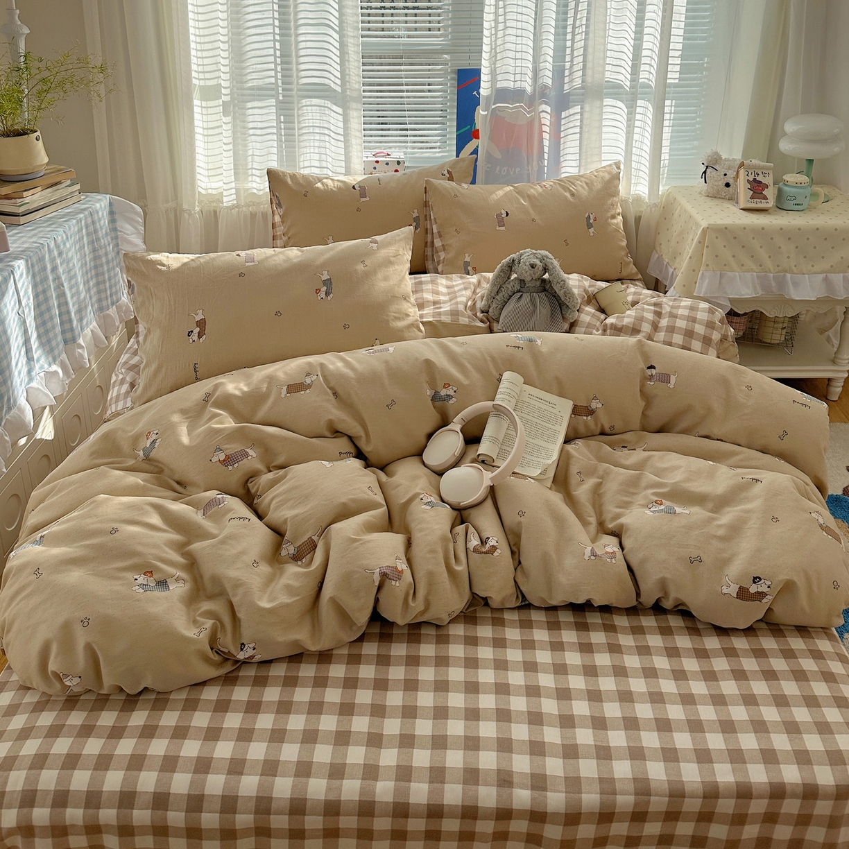 91家纺网 家纺一手货源 找家纺 雅居纺家纺 2026新款全棉小清新印花四件套 绅士快乐狗