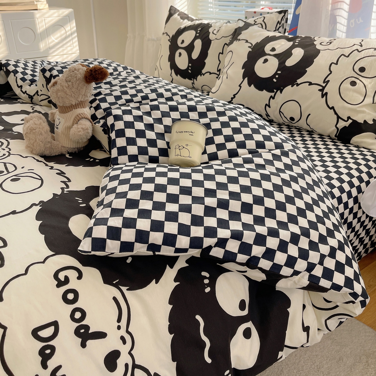 91家纺网 家纺一手货源 找家纺 雅居纺家纺 2026新款全棉小清新印花四件套 贪玩家族