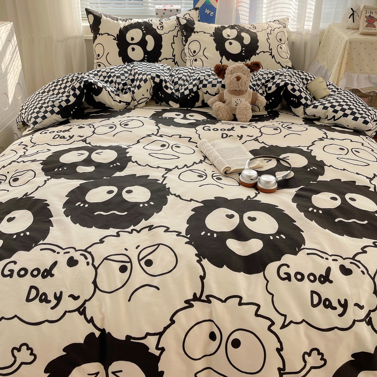 91家纺网 家纺一手货源 找家纺 雅居纺家纺 2026新款全棉小清新印花四件套 贪玩家族