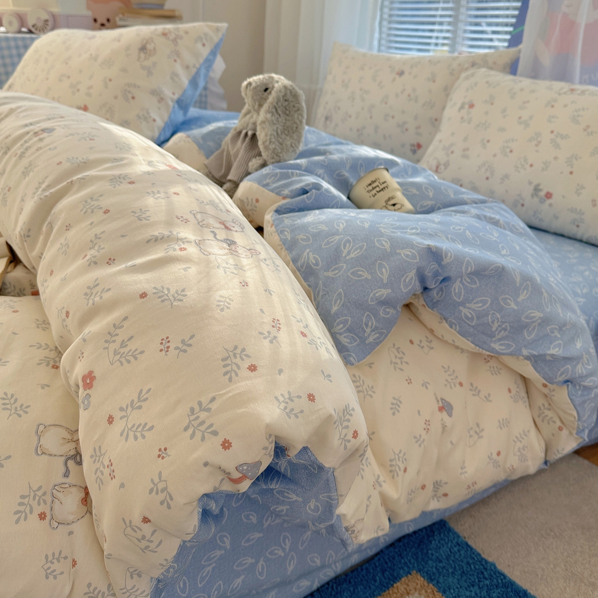 雅居纺家纺 2026新款全棉小清新印花四件套 贪玩小兔兔