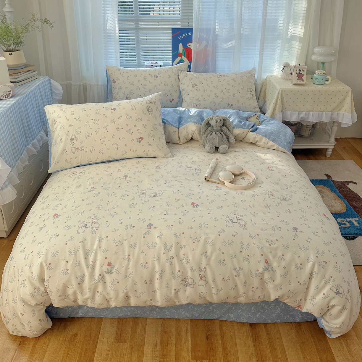 91家纺网 家纺一手货源 找家纺 雅居纺家纺 2026新款全棉小清新印花四件套 贪玩小兔兔