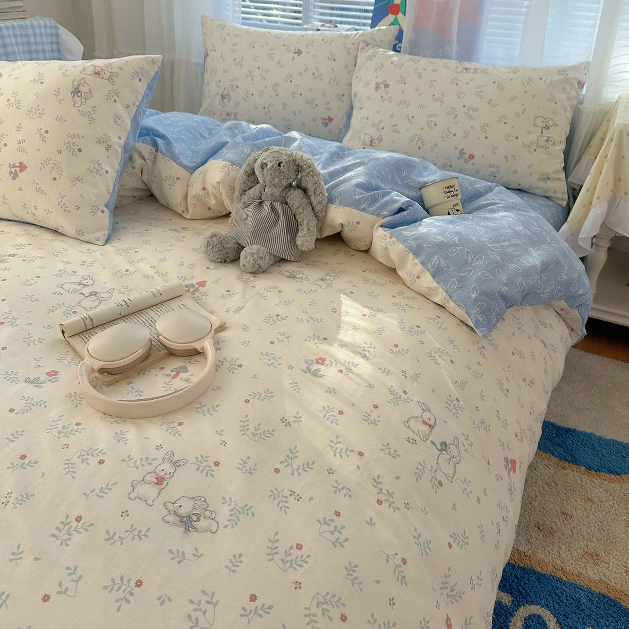 91家纺网 家纺一手货源 找家纺 雅居纺家纺 2026新款全棉小清新印花四件套 贪玩小兔兔