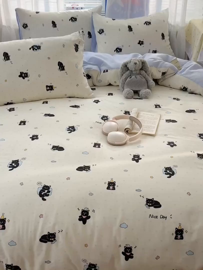 91家纺网 家纺一手货源 找家纺 雅居纺家纺 2026新款全棉小清新印花四件套 小黑猫咪