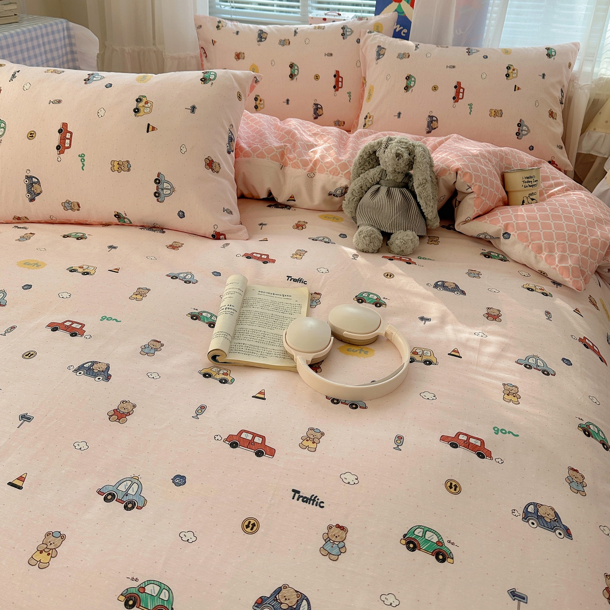 91家纺网 家纺一手货源 找家纺 雅居纺家纺 2026新款全棉小清新印花四件套 熊熊小汽车