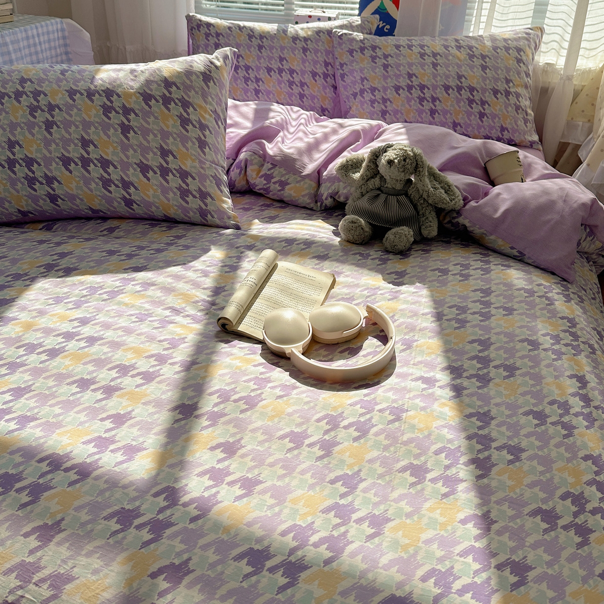 91家纺网 家纺一手货源 找家纺 雅居纺家纺 2026新款全棉小清新印花四件套 紫色千鸟格