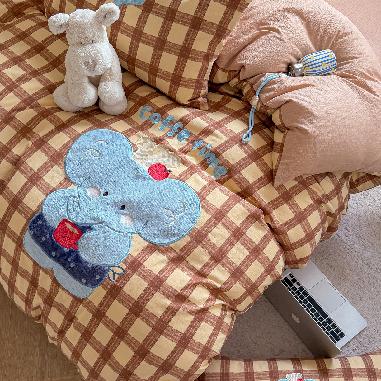 91家纺网 家纺一手货源 找家纺 （总）美乐迪家纺 2026新款贴布绣云感双层纱四件套