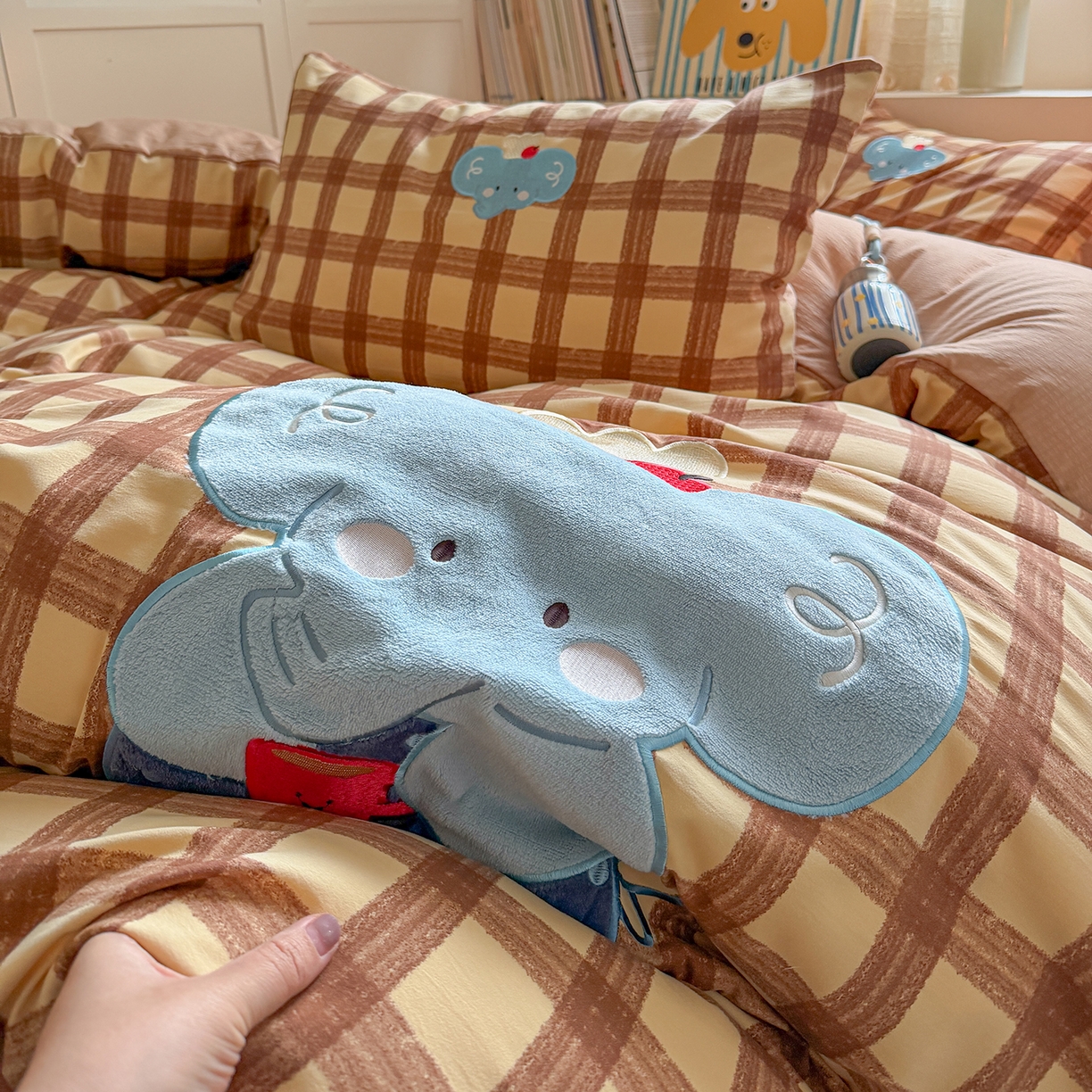 91家纺网 家纺一手货源 找家纺 美乐迪家纺 2026新款贴布绣云感双层纱四件套 大象