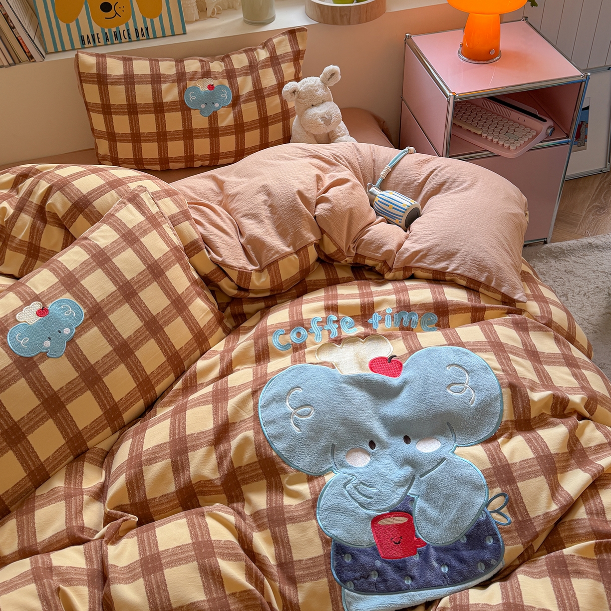 91家纺网 家纺一手货源 找家纺 美乐迪家纺 2026新款贴布绣云感双层纱四件套 大象