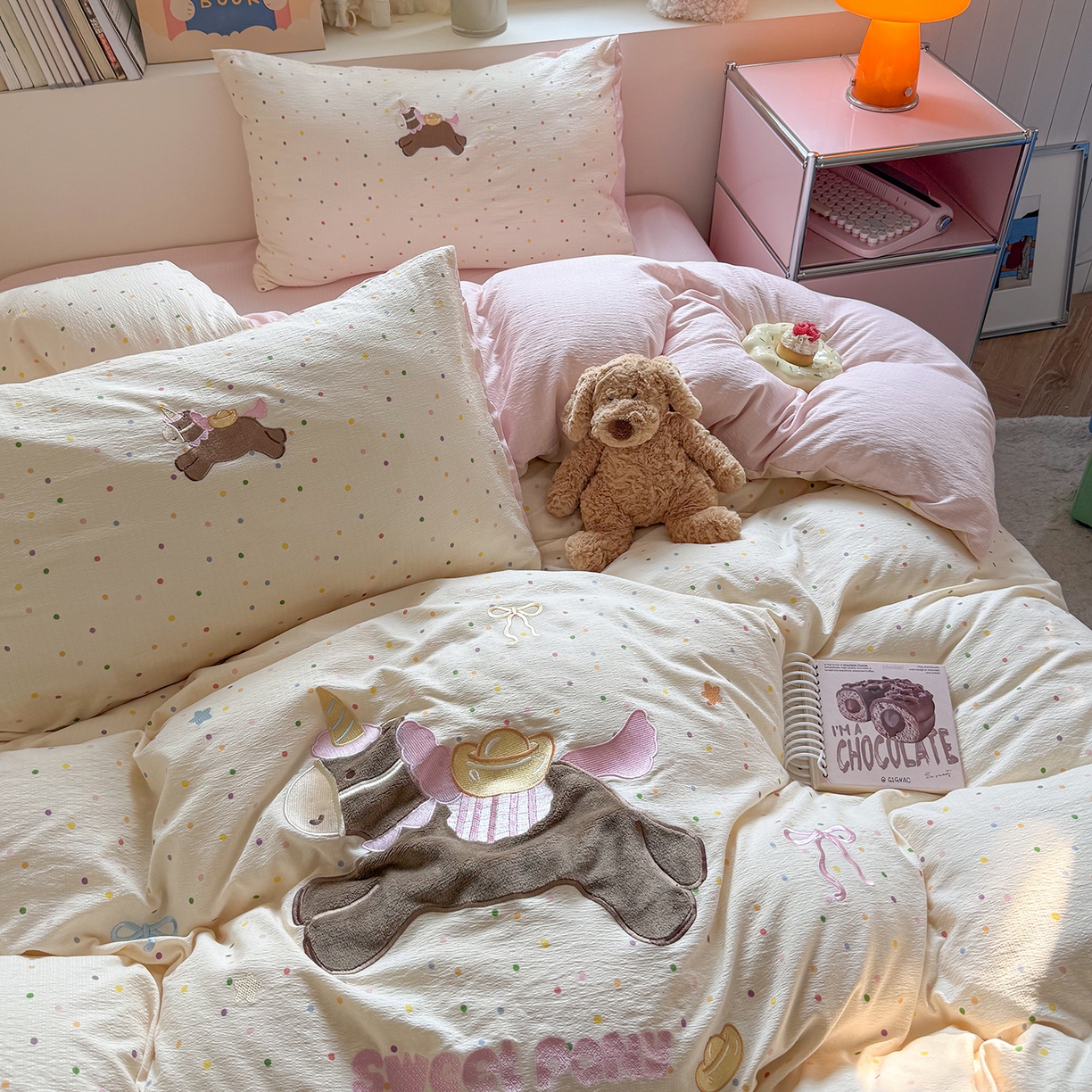 91家纺网 家纺一手货源 找家纺 美乐迪家纺 2026新款贴布绣云感双层纱四件套 可爱小马