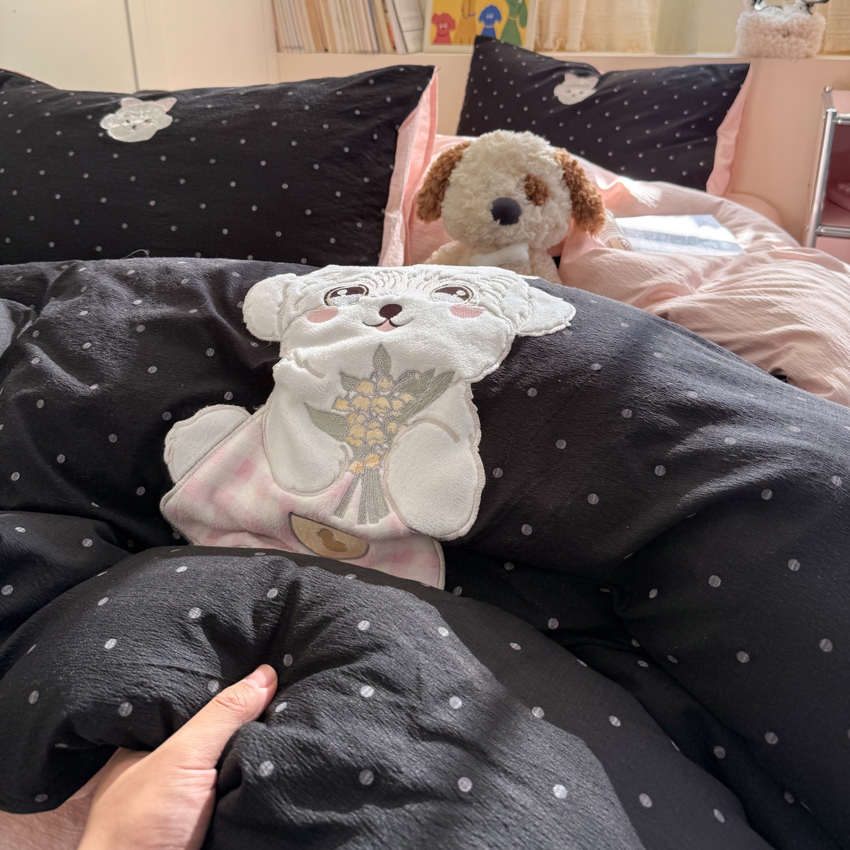 91家纺网 家纺一手货源 找家纺 美乐迪家纺 2026新款贴布绣云感双层纱四件套 比熊