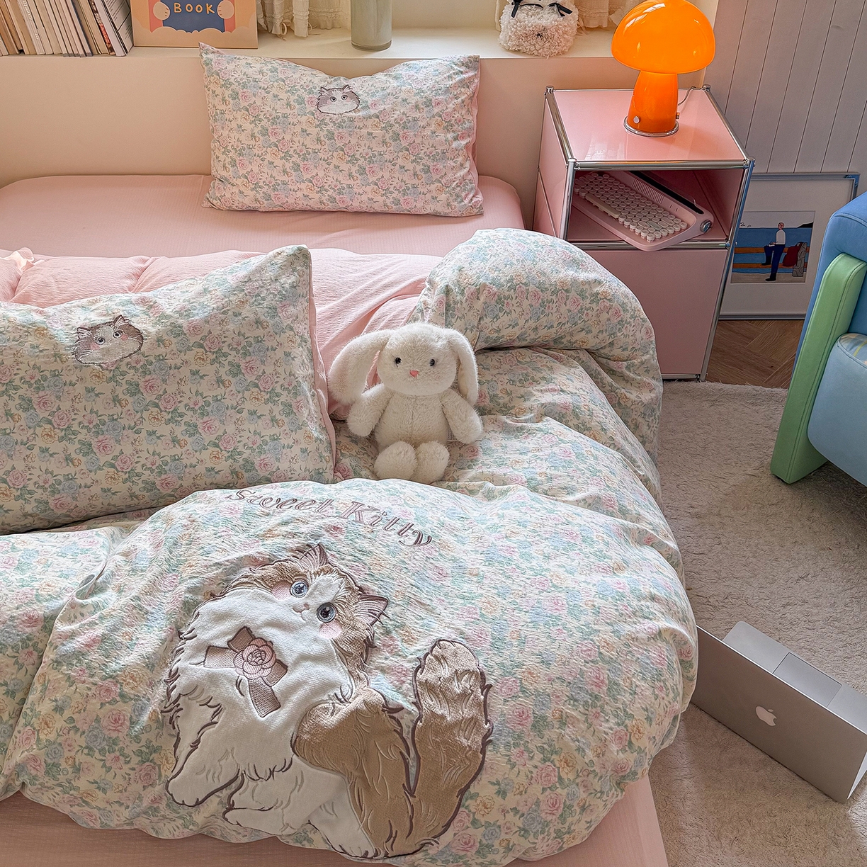 91家纺网 家纺一手货源 找家纺 美乐迪家纺 2026新款贴布绣云感双层纱四件套 布偶猫