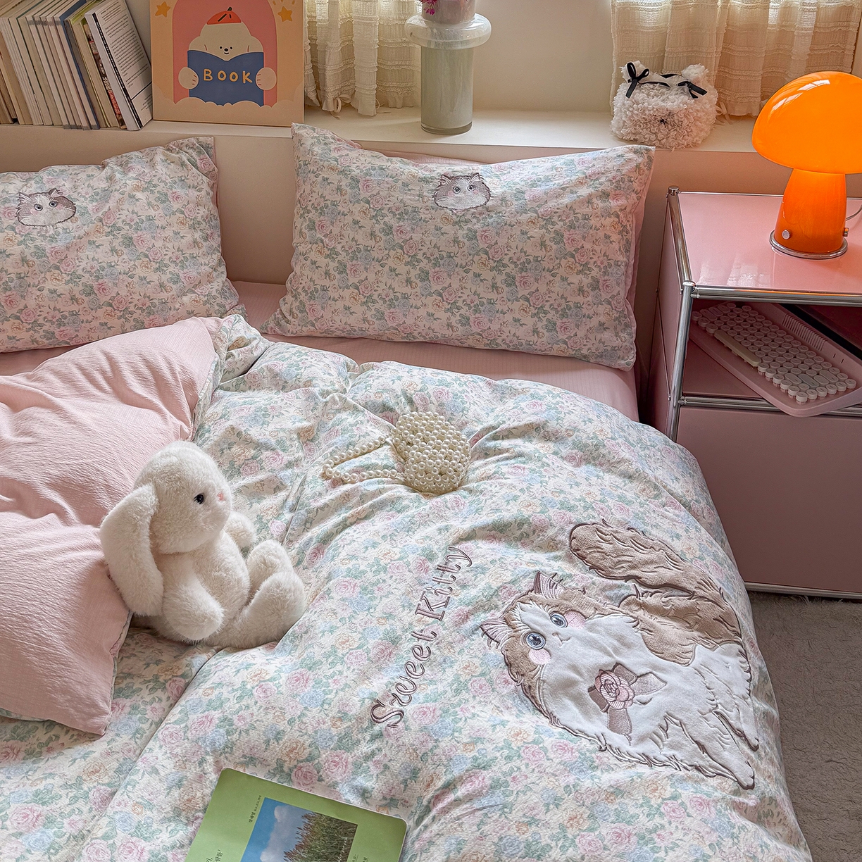 91家纺网 家纺一手货源 找家纺 美乐迪家纺 2026新款贴布绣云感双层纱四件套 布偶猫