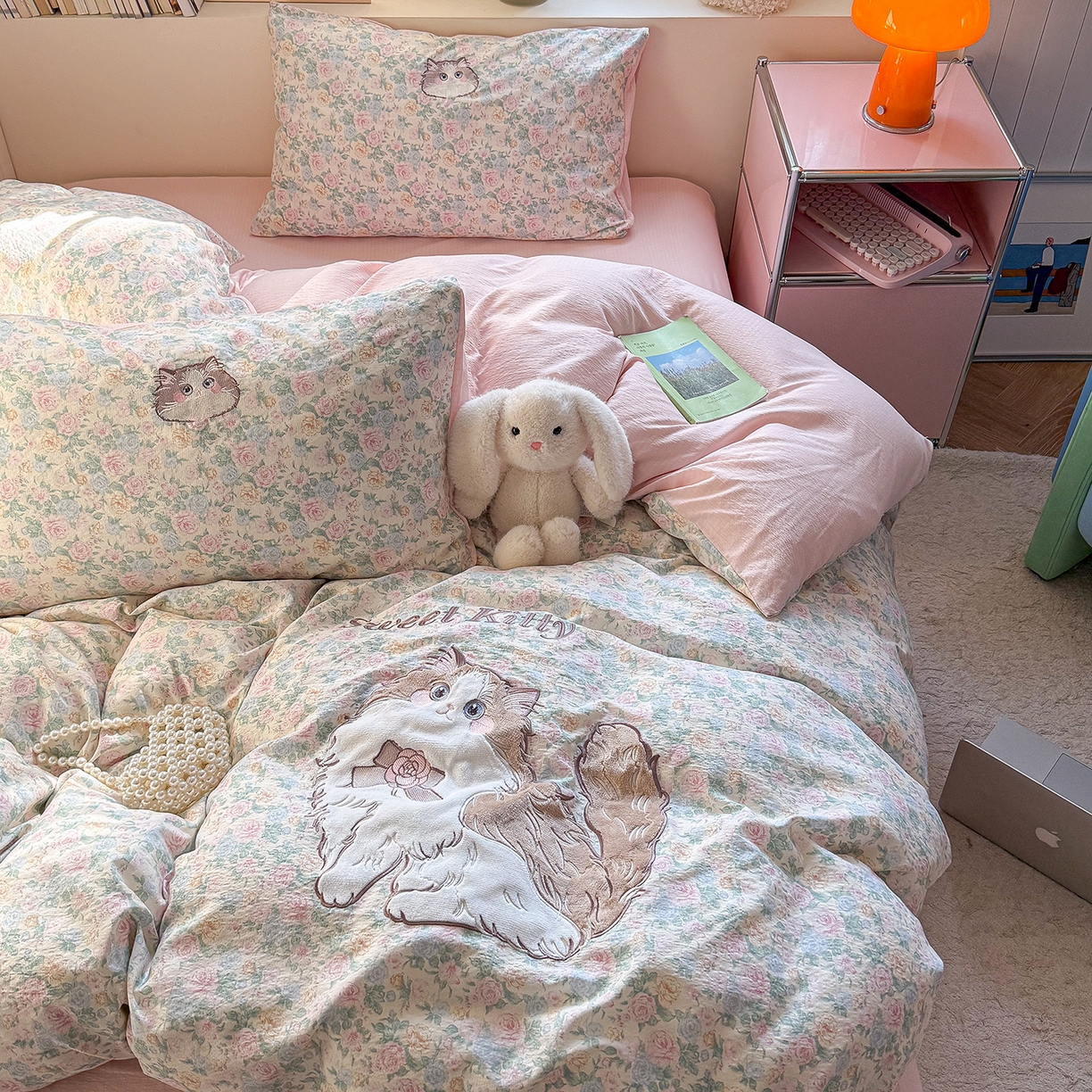 91家纺网 家纺一手货源 找家纺 美乐迪家纺 2026新款贴布绣云感双层纱四件套 布偶猫