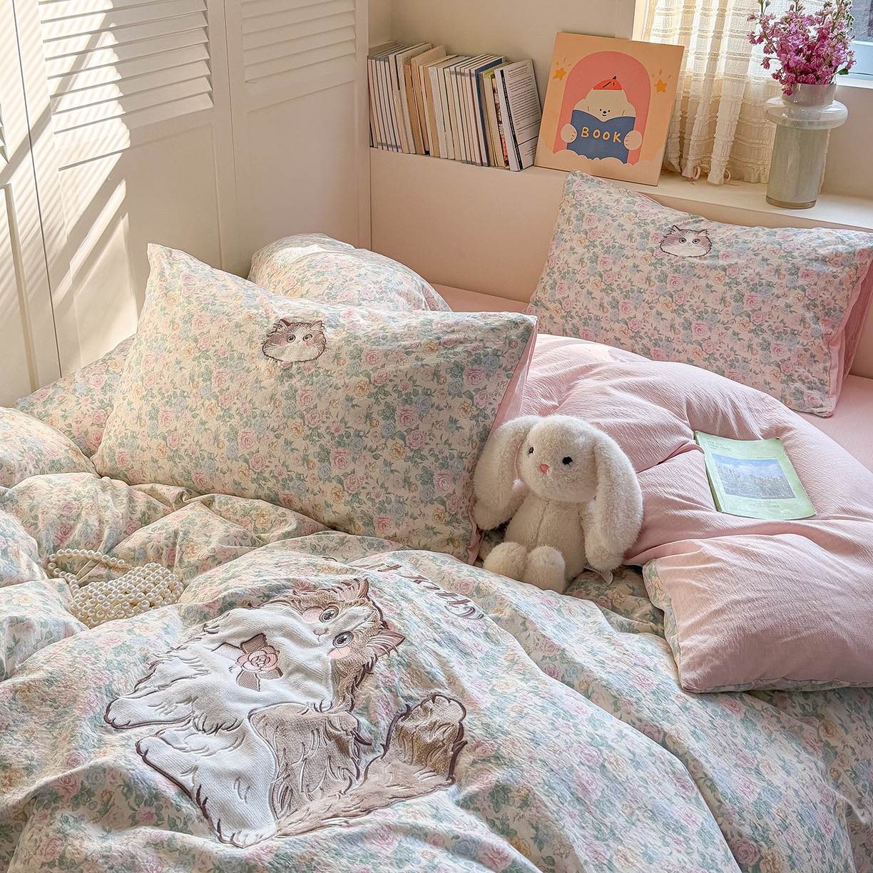 91家纺网 家纺一手货源 找家纺 美乐迪家纺 2026新款贴布绣云感双层纱四件套 布偶猫