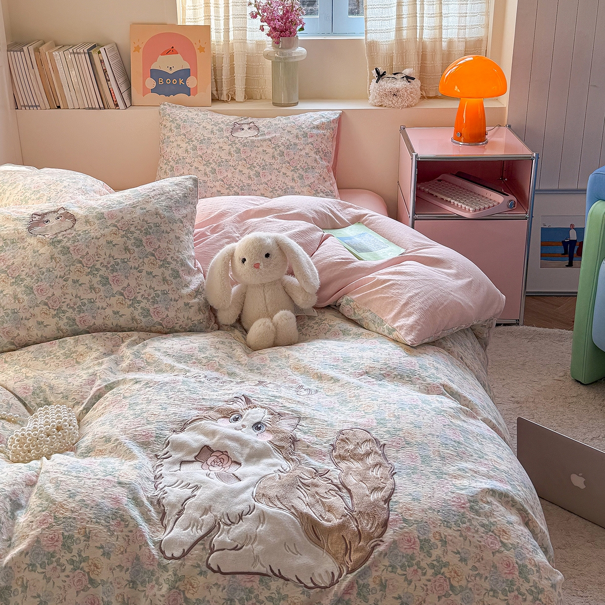 91家纺网 家纺一手货源 找家纺 美乐迪家纺 2026新款贴布绣云感双层纱四件套 布偶猫