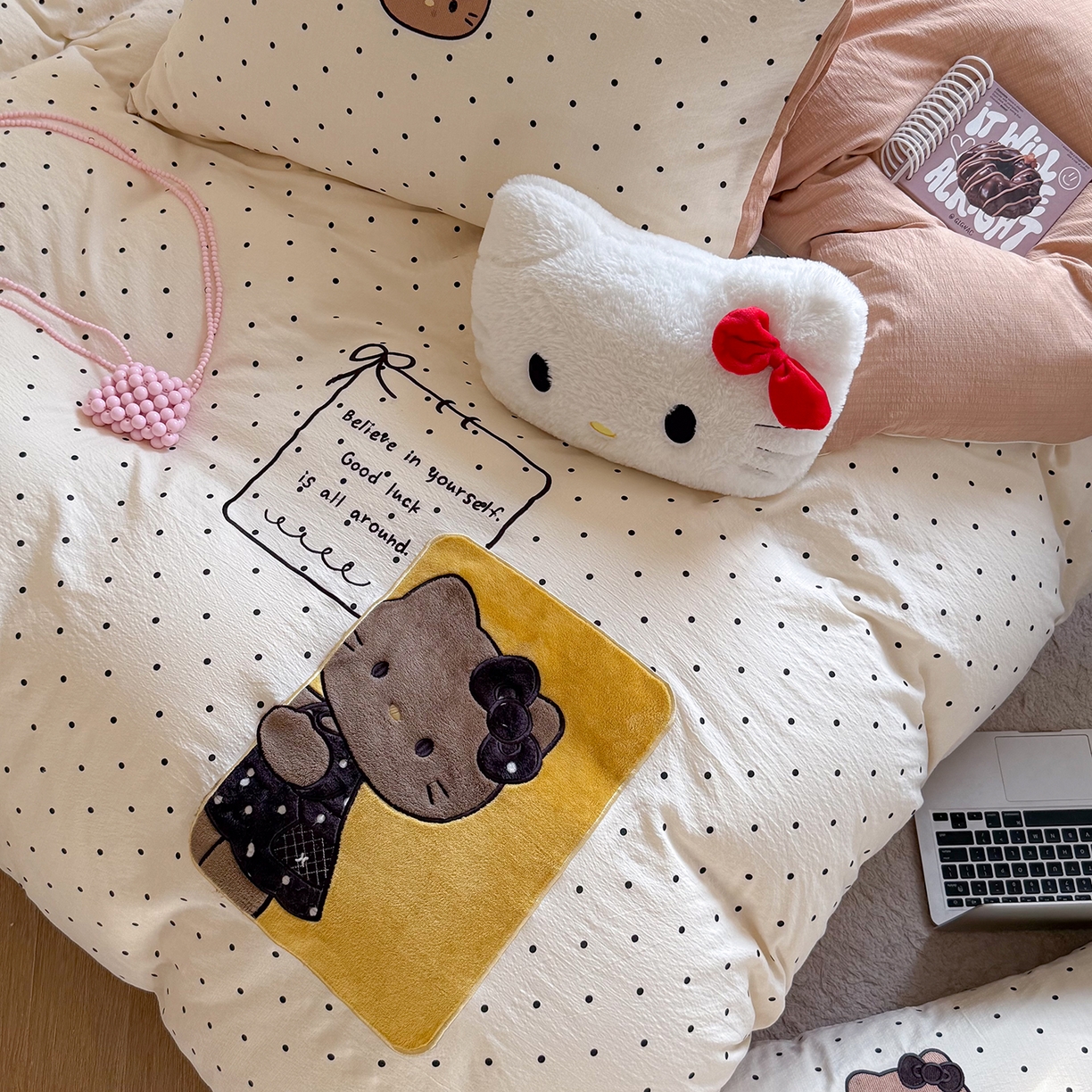 91家纺网 家纺一手货源 找家纺 美乐迪家纺 2026新款贴布绣云感双层纱四件套 躲猫猫