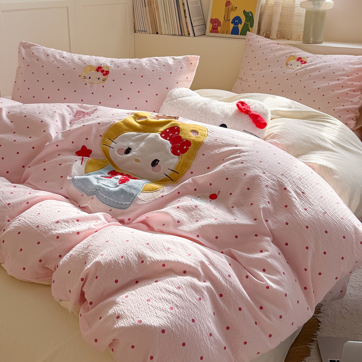 91家纺网 家纺一手货源 找家纺 美乐迪家纺 2026新款贴布绣云感双层纱四件套 头套小猫