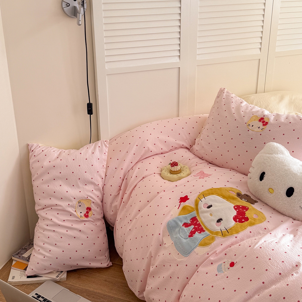 91家纺网 家纺一手货源 找家纺 美乐迪家纺 2026新款贴布绣云感双层纱四件套 头套小猫