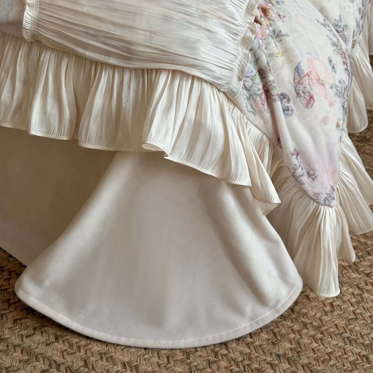 91家纺网 家纺一手货源 找家纺 （总）佳汐蓝家纺 2026新款牛奶绒印花流光纱四件套-香奈（券后不低于328元）