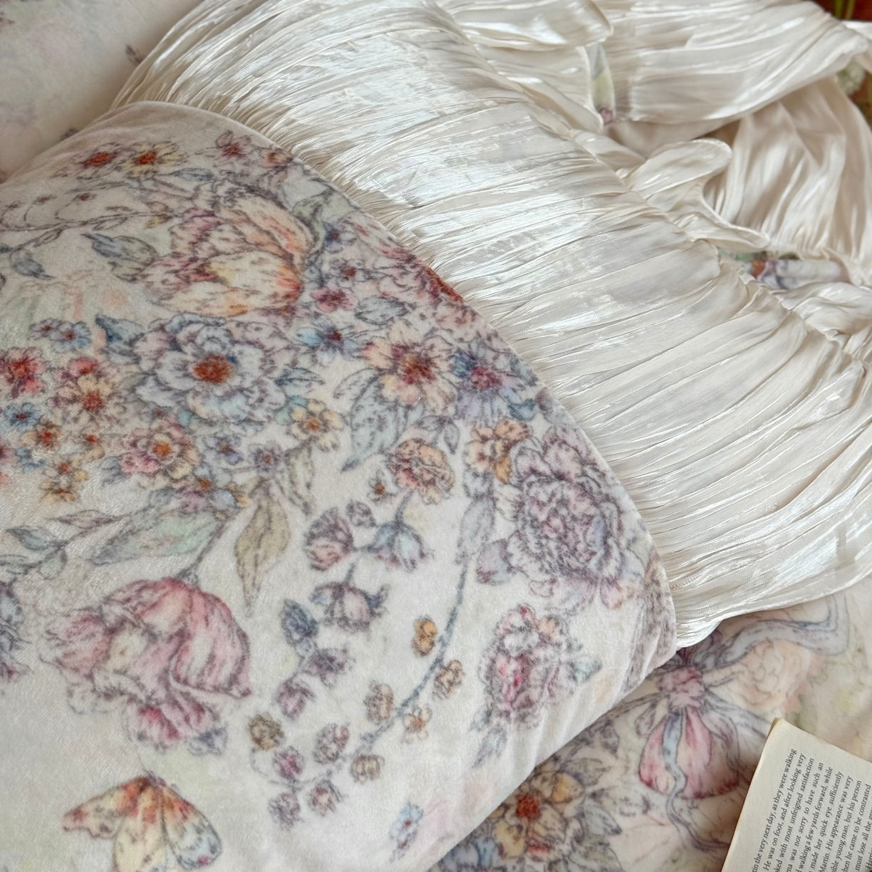 91家纺网 家纺一手货源 找家纺 （总）佳汐蓝家纺 2026新款牛奶绒印花流光纱四件套-香奈（券后不低于328元）