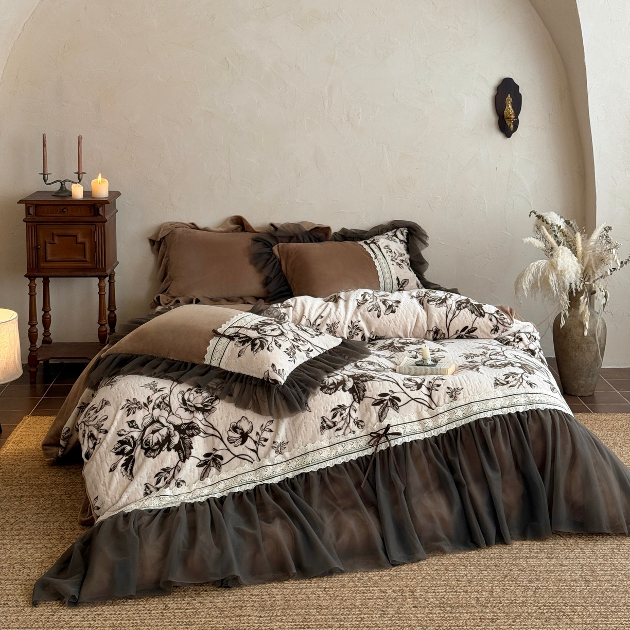 91家纺网 家纺一手货源 找家纺 （总）佳汐蓝家纺 2026新款牛奶绒雕花韩式雪纺花边四件套-莫妮卡（券后不低于298元）