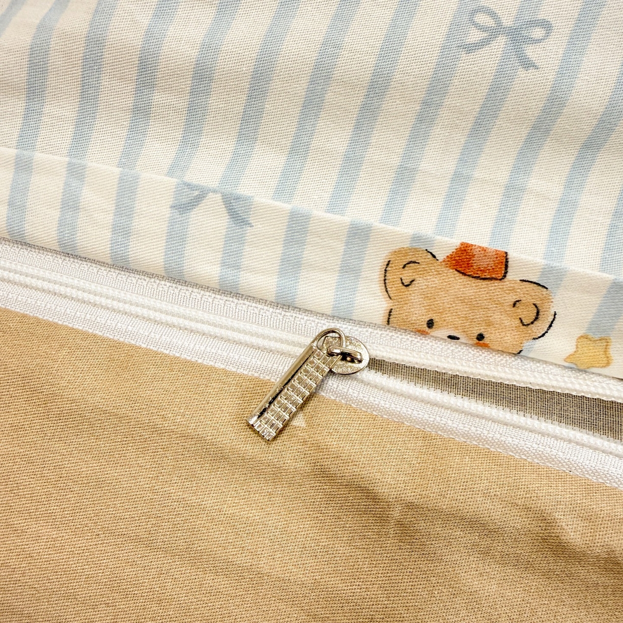 91家纺网 家纺一手货源 找家纺 呗旺鹿 2026新款全棉纯棉40支13070卡通印花四件套 幸福小熊