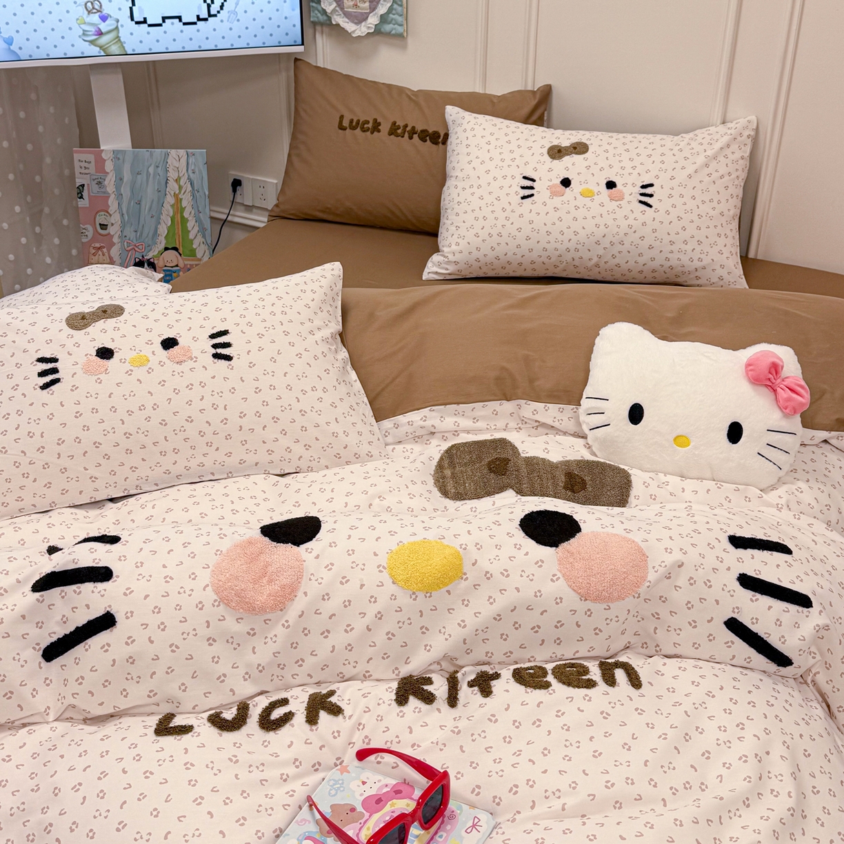 91家纺网 家纺一手货源 找家纺 懒猫家纺 2026新款高精密40支13374全棉纯棉喷气印花毛巾绣四件套 焦糖可可