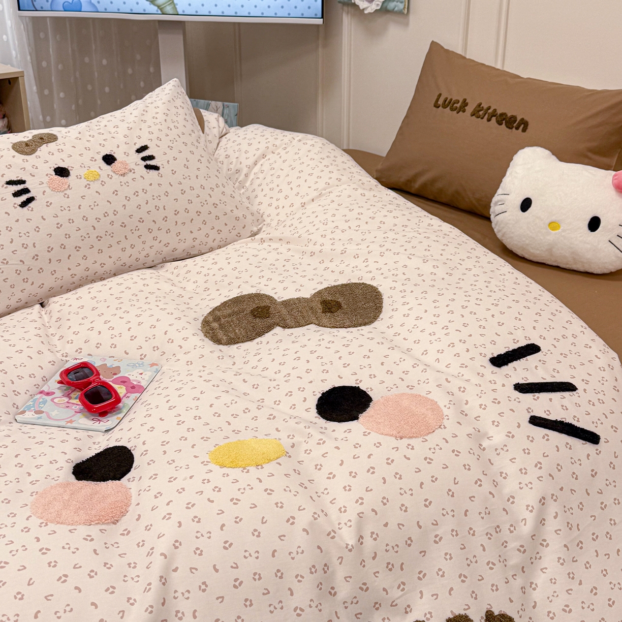 91家纺网 家纺一手货源 找家纺 懒猫家纺 2026新款高精密40支13374全棉纯棉喷气印花毛巾绣四件套 焦糖可可