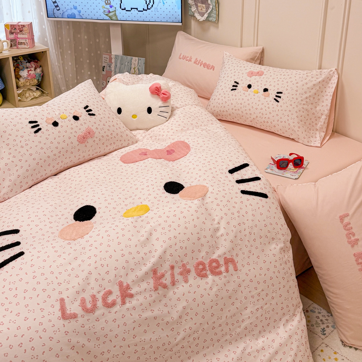 91家纺网 家纺一手货源 找家纺 懒猫家纺 2026新款高精密40支13374全棉纯棉喷气印花毛巾绣四件套 元气芭乐