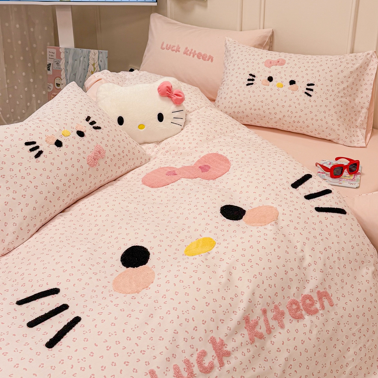 91家纺网 家纺一手货源 找家纺 懒猫家纺 2026新款高精密40支13374全棉纯棉喷气印花毛巾绣四件套 元气芭乐