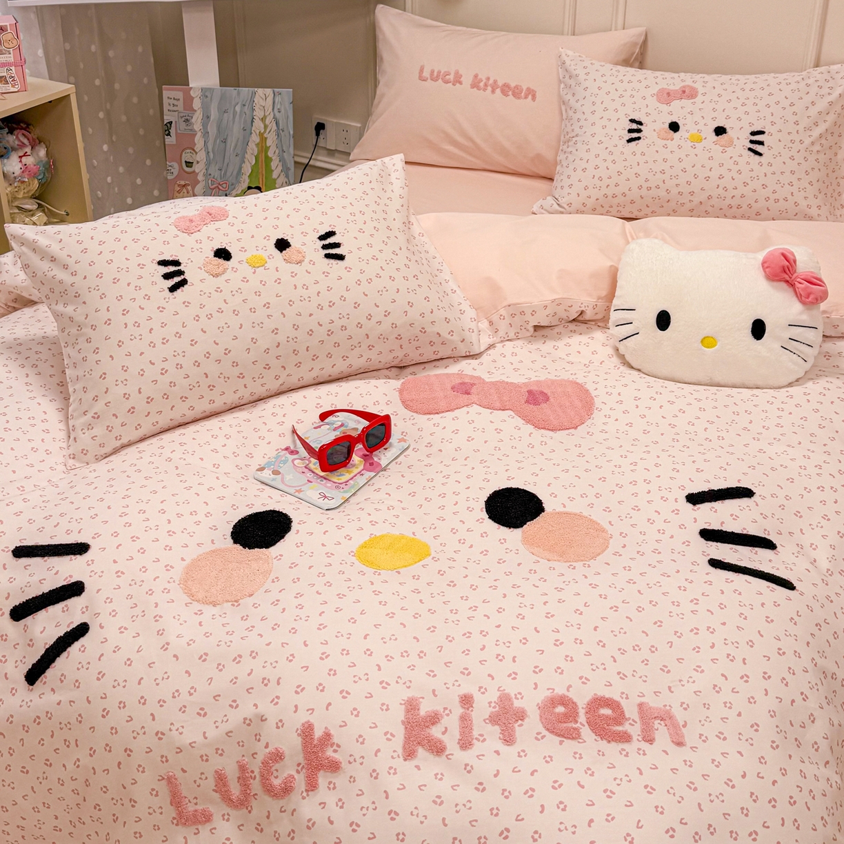 91家纺网 家纺一手货源 找家纺 懒猫家纺 2026新款高精密40支13374全棉纯棉喷气印花毛巾绣四件套 元气芭乐