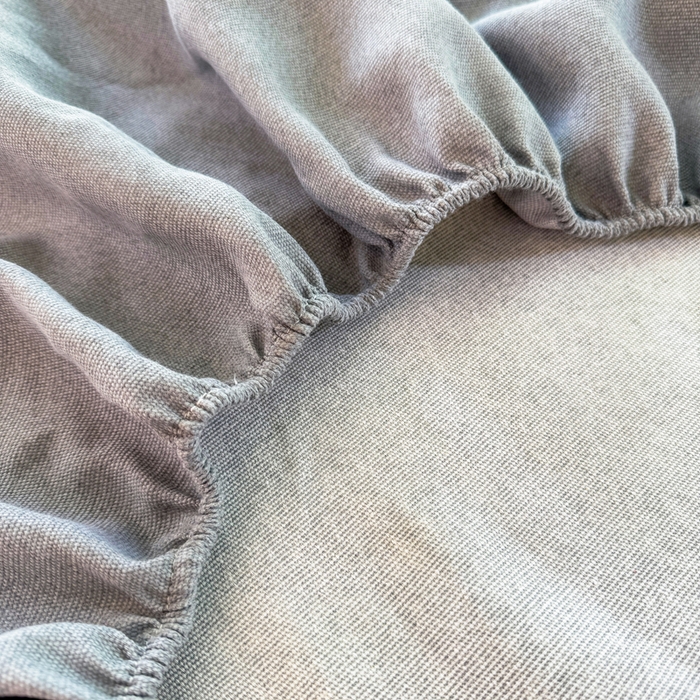 91家纺网 家纺一手货源 找家纺 爱彼家纺 2026原棉加厚老粗布床笠凉感床罩可当凉席床笠三件套 老粗布床笠-奇妙空间灰