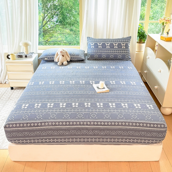 91家纺网 家纺一手货源 找家纺 爱彼家纺 2026原棉加厚老粗布床笠凉感床罩可当凉席床笠三件套 者粗布床笠-草莓格灰