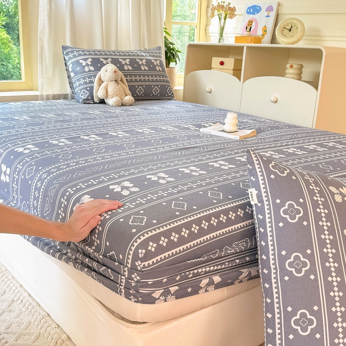 91家纺网 家纺一手货源 找家纺 爱彼家纺 2026原棉加厚老粗布床笠凉感床罩可当凉席床笠三件套 者粗布床笠-草莓格灰