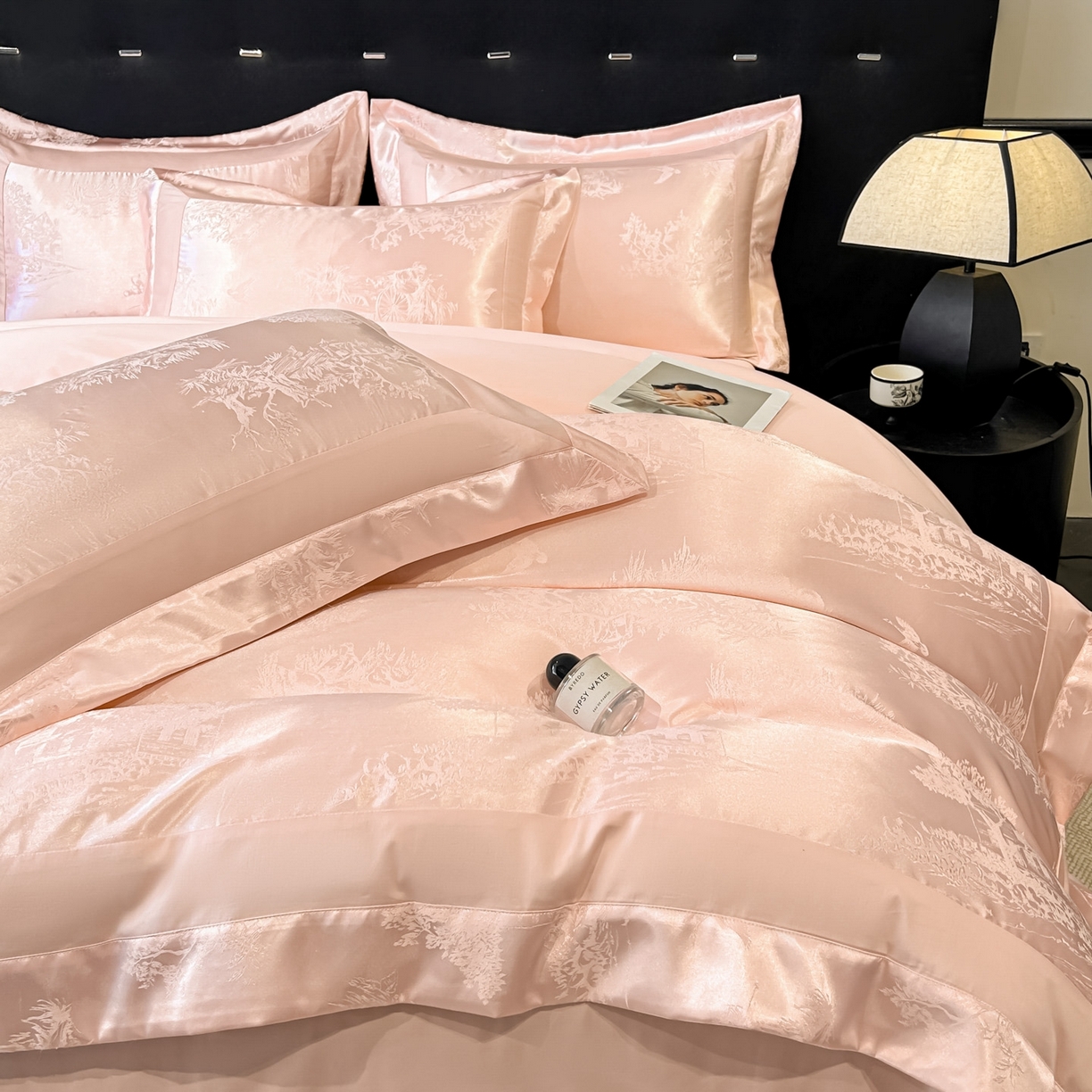 91家纺网 家纺一手货源 找家纺 （总）博纳家纺 2026新款亲肤棉色织提花宽边四件套-水墨江南