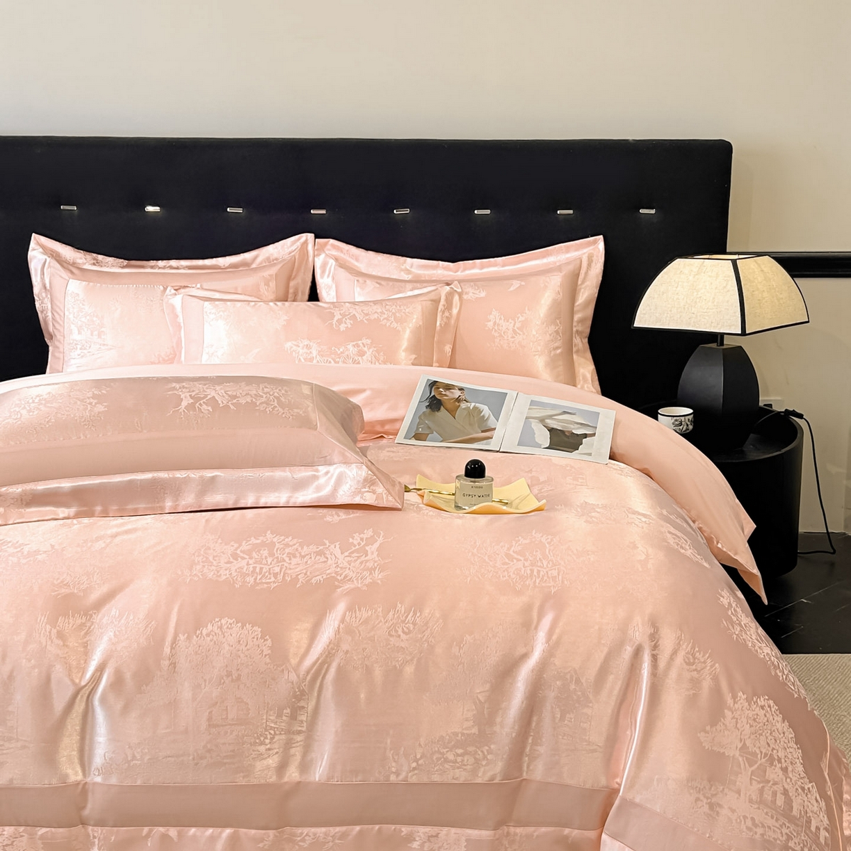 91家纺网 家纺一手货源 找家纺 博纳家纺 2026新款亲肤棉色织提花宽边四件套-水墨江南 水墨江南-粉玉