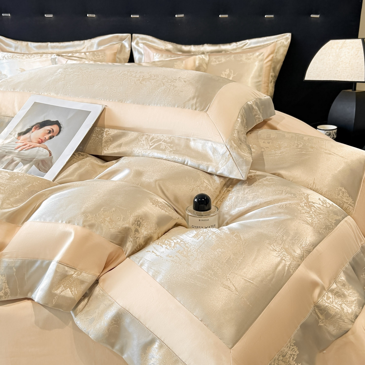 91家纺网 家纺一手货源 找家纺 博纳家纺 2026新款亲肤棉色织提花宽边四件套-水墨江南 水墨江南-香槟