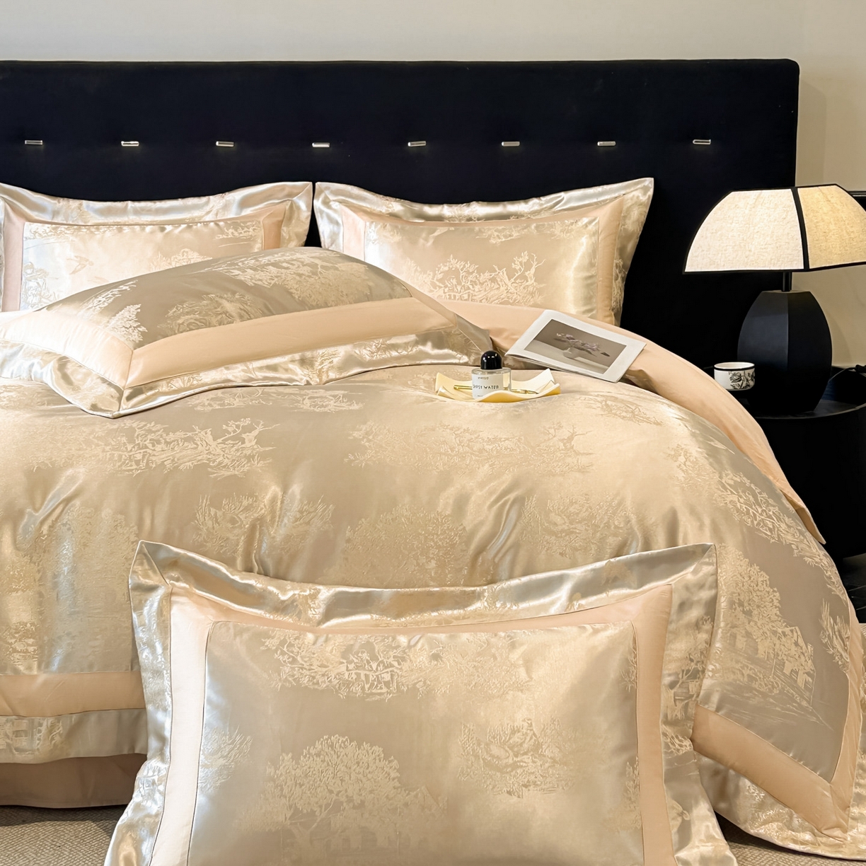 91家纺网 家纺一手货源 找家纺 博纳家纺 2026新款亲肤棉色织提花宽边四件套-水墨江南 水墨江南-香槟