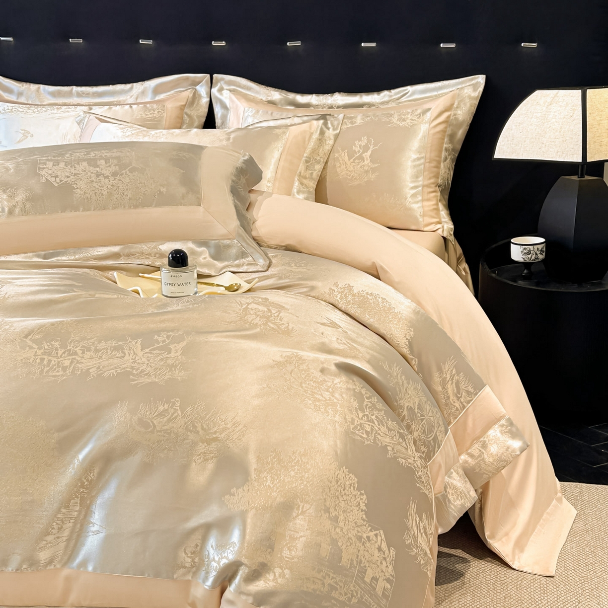 91家纺网 家纺一手货源 找家纺 博纳家纺 2026新款亲肤棉色织提花宽边四件套-水墨江南 水墨江南-香槟