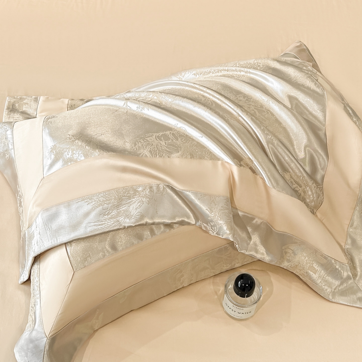 91家纺网 家纺一手货源 找家纺 博纳家纺 2026新款亲肤棉色织提花宽边四件套-水墨江南 水墨江南-香槟