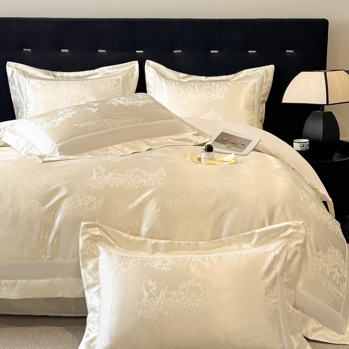 91家纺网 家纺一手货源 找家纺 博纳家纺 2026新款亲肤棉色织提花宽边四件套-水墨江南 水墨江南-象牙白