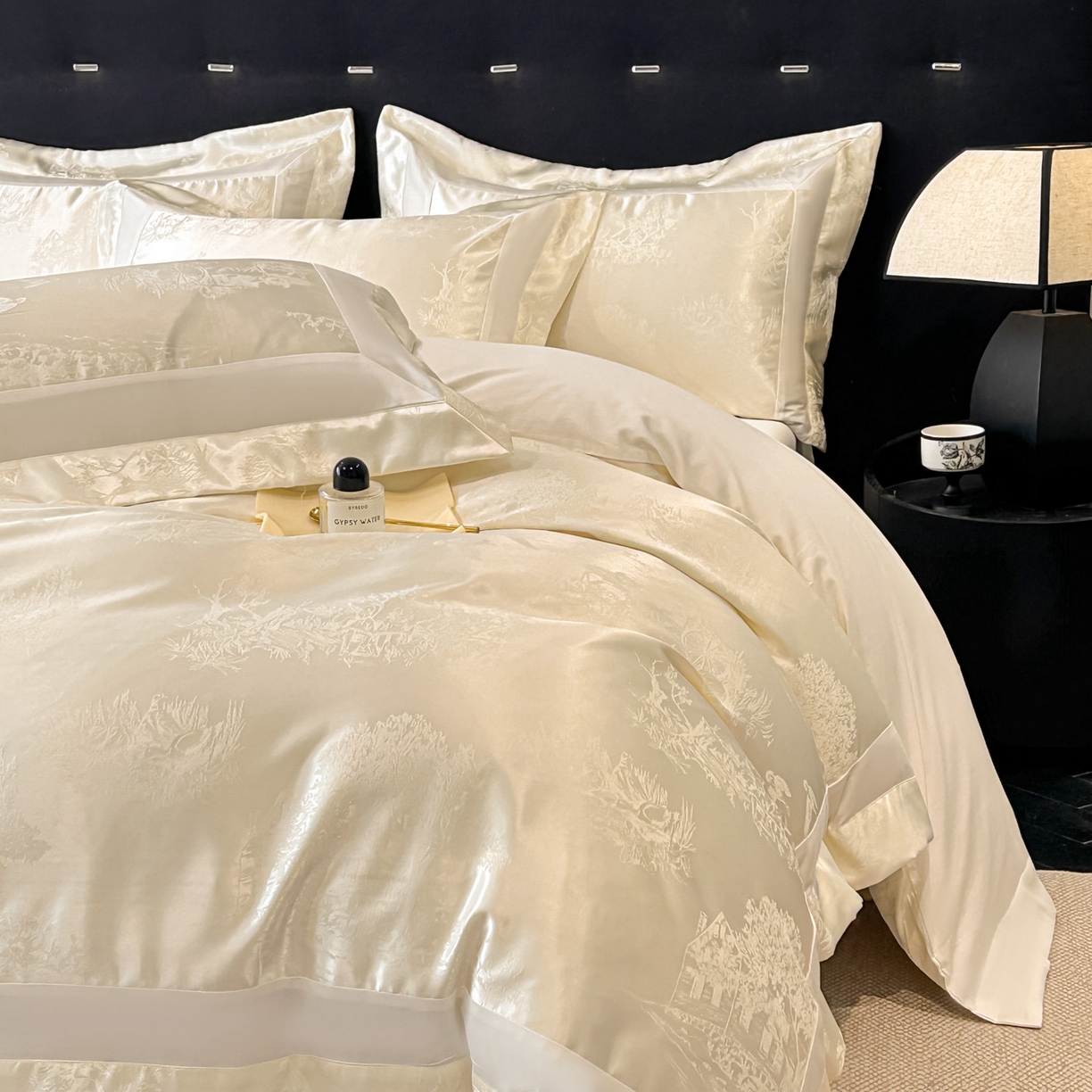 91家纺网 家纺一手货源 找家纺 博纳家纺 2026新款亲肤棉色织提花宽边四件套-水墨江南 水墨江南-象牙白