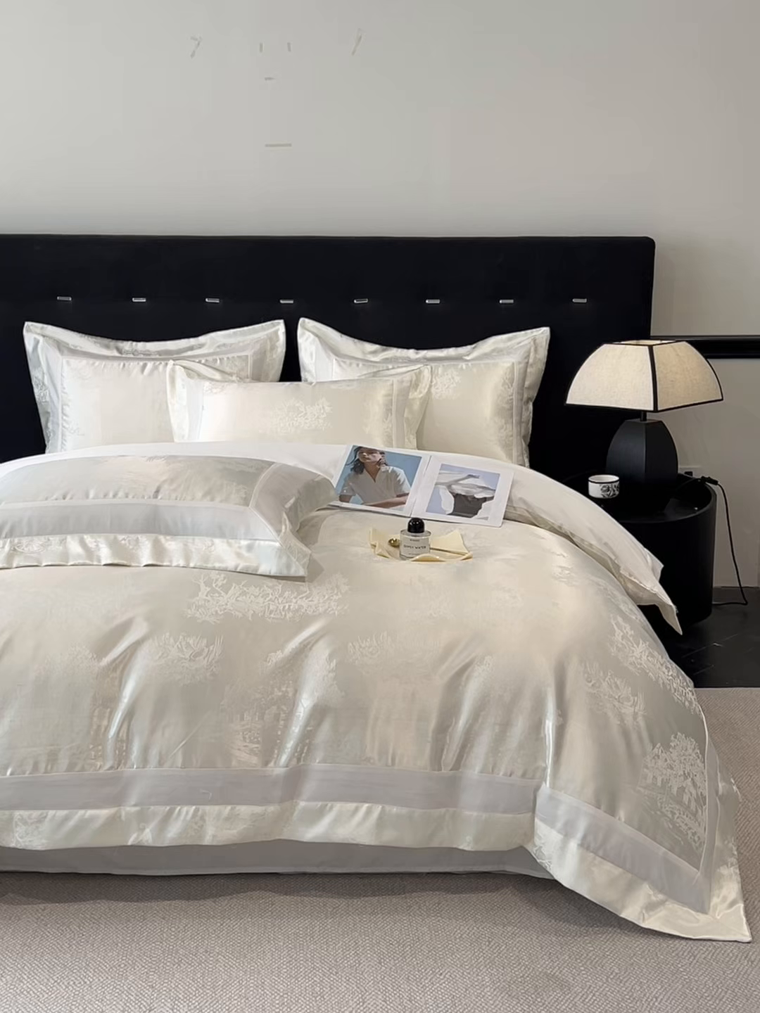 91家纺网 家纺一手货源 找家纺 博纳家纺 2026新款亲肤棉色织提花宽边四件套-水墨江南 水墨江南-象牙白