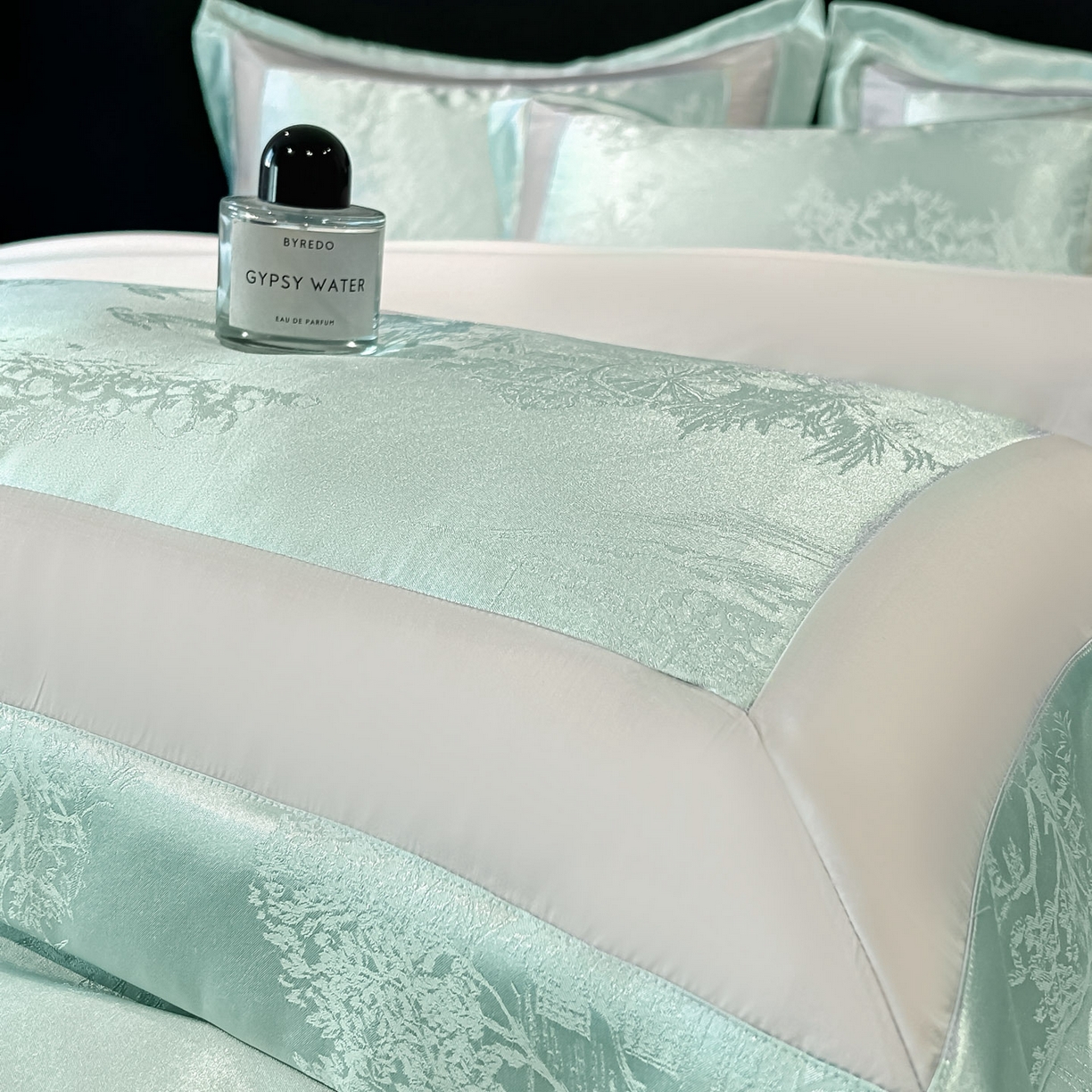 91家纺网 家纺一手货源 找家纺 博纳家纺 2026新款亲肤棉色织提花宽边四件套-水墨江南 水墨江南-优雅绿