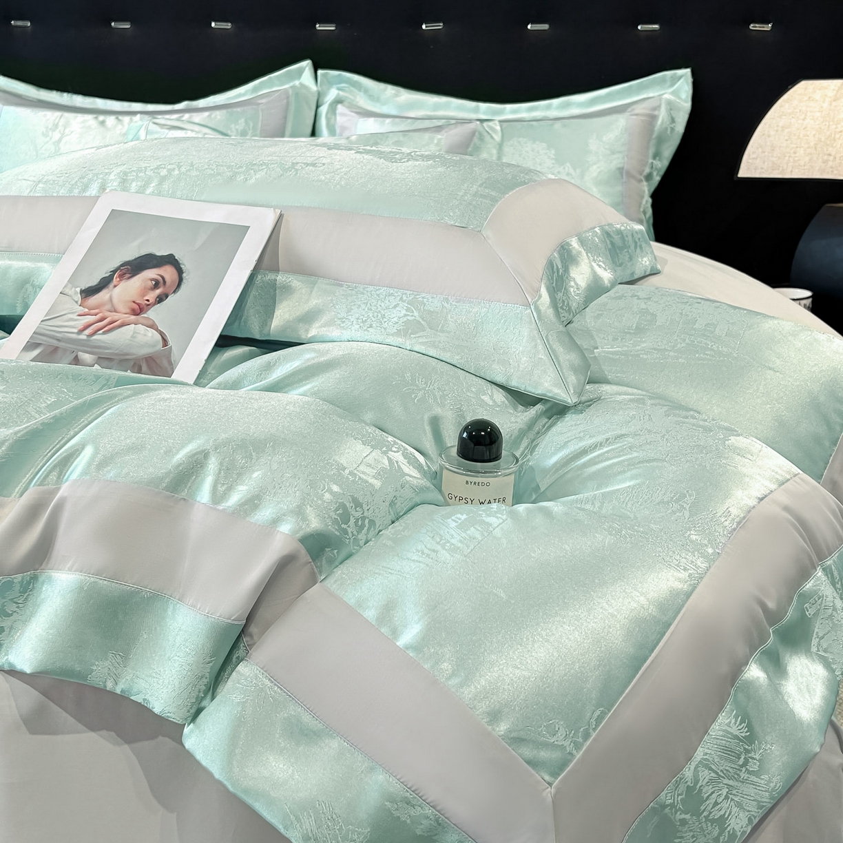 91家纺网 家纺一手货源 找家纺 博纳家纺 2026新款亲肤棉色织提花宽边四件套-水墨江南 水墨江南-优雅绿