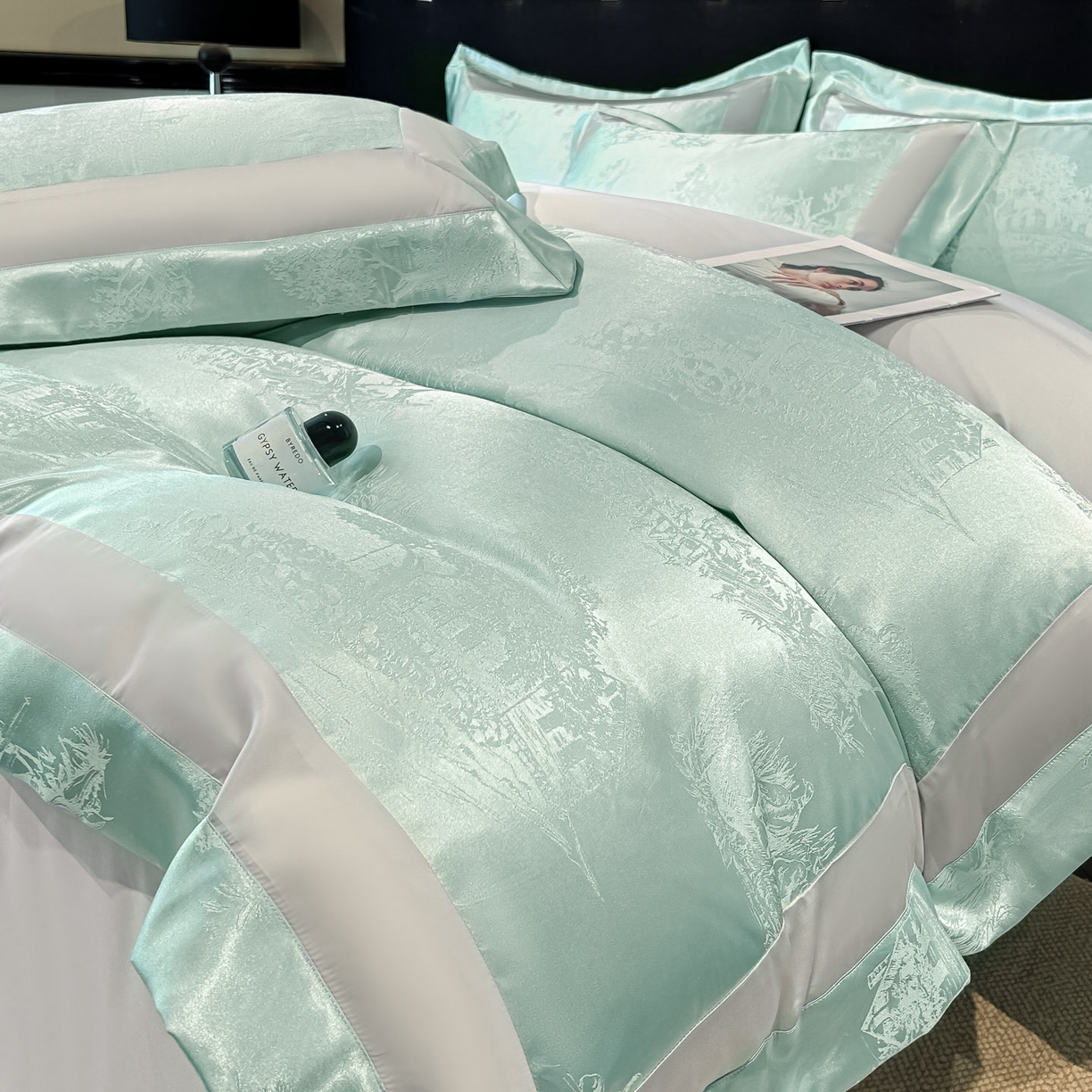 91家纺网 家纺一手货源 找家纺 博纳家纺 2026新款亲肤棉色织提花宽边四件套-水墨江南 水墨江南-优雅绿