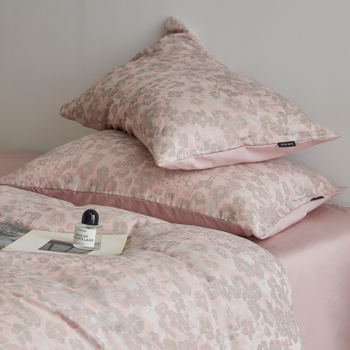 91家纺网 家纺一手货源 找家纺 XIWEN-希文家纺 2026新款春夏全棉云柔60s大提花四件套 暗香